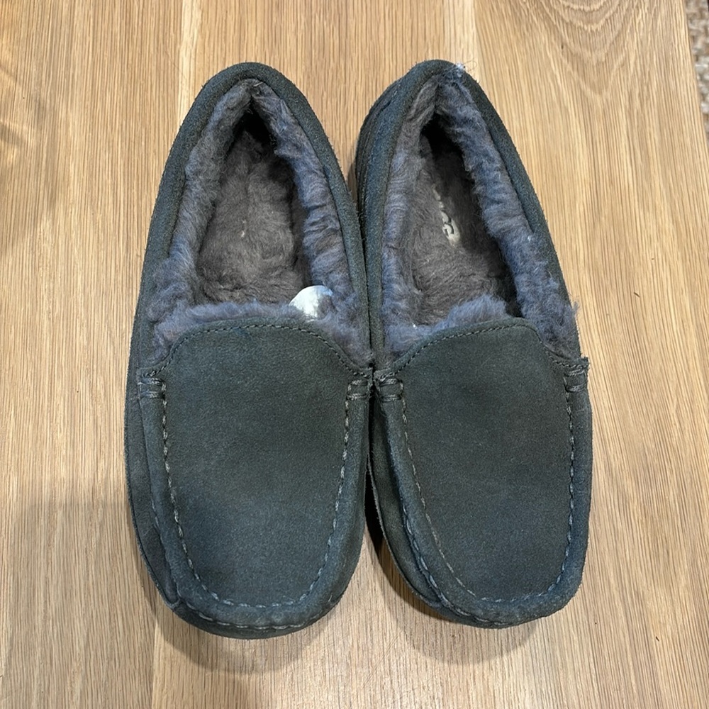 Size 3 grey UGG slippers for kids - worn 1x